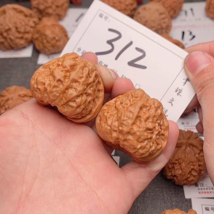 文玩核桃吊坠39.5蛤蟆312