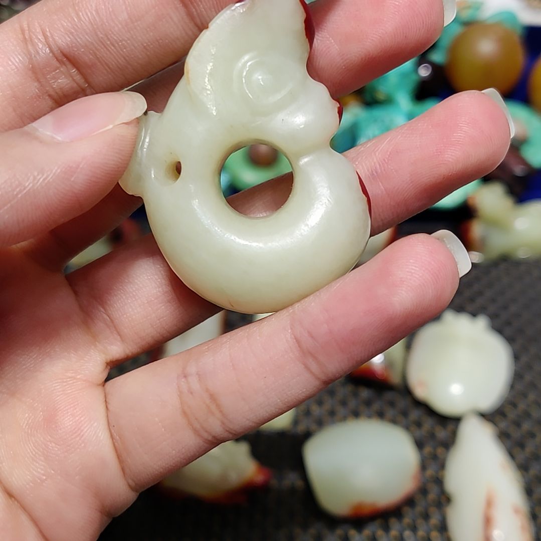 日***堂和田玉未镶嵌颈饰