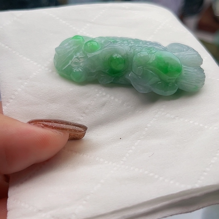 翡翠未镶嵌颈饰挂件