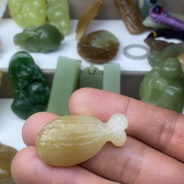 和田玉（糖玉）未镶嵌颈饰