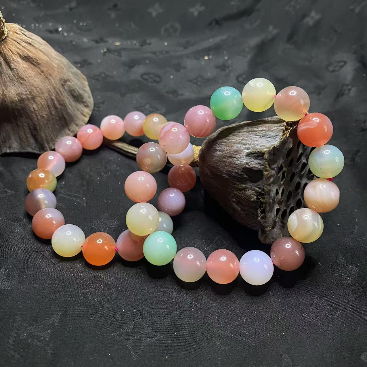 【玉合缘】天然盐源玛瑙七彩手串-多样性发一 5524