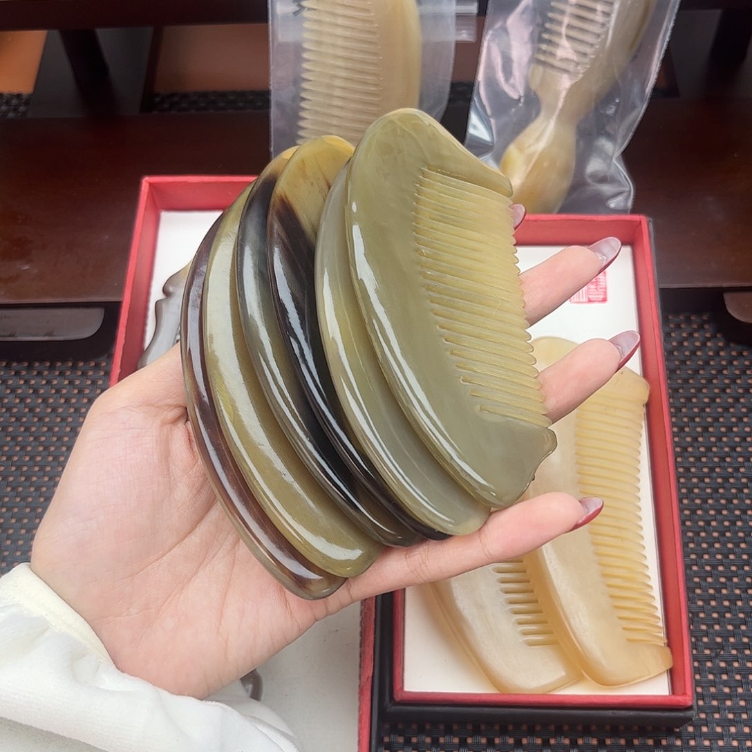 手工制作纯牛角梳子