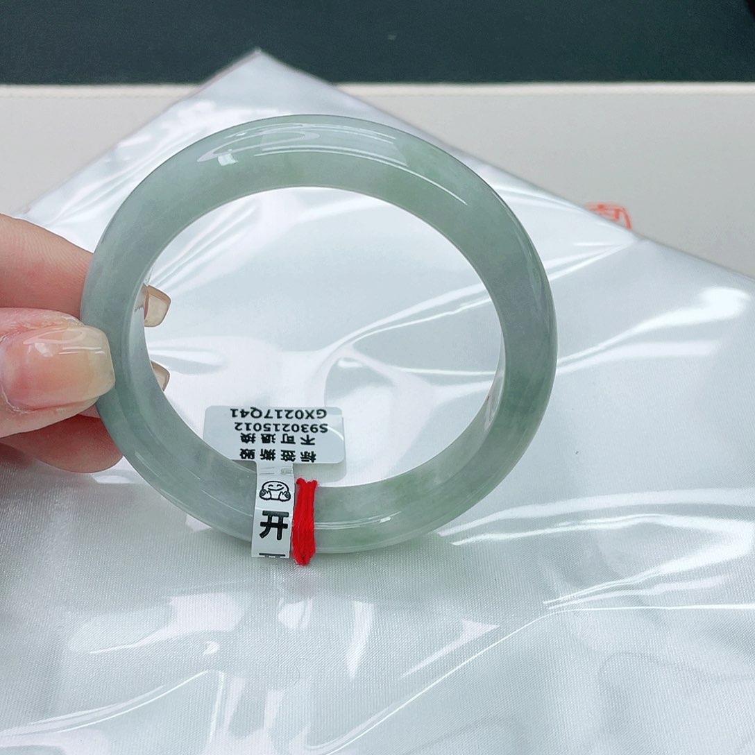 翡翠手镯未镶嵌正55.5