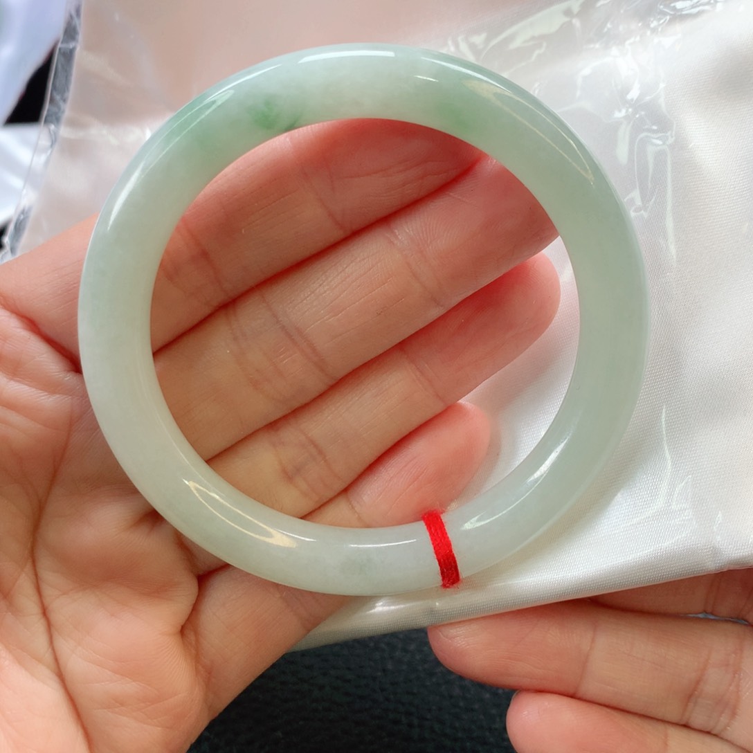 翡翠手镯未镶嵌晚*睡56圆