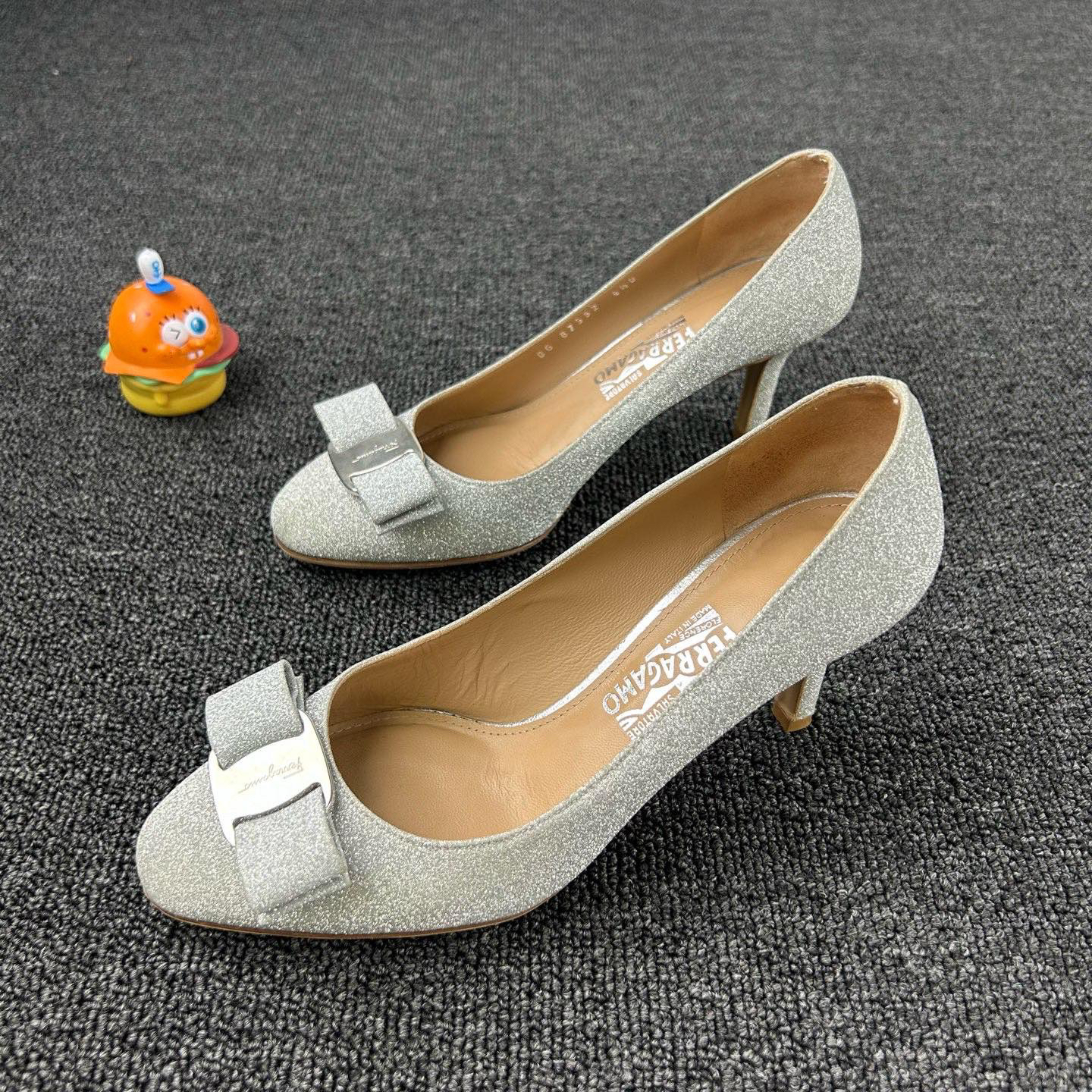 95新 FERRAGAMO/菲拉格慕 水晶高跟鞋 36.5码 上脚靓丽迷人HB3090