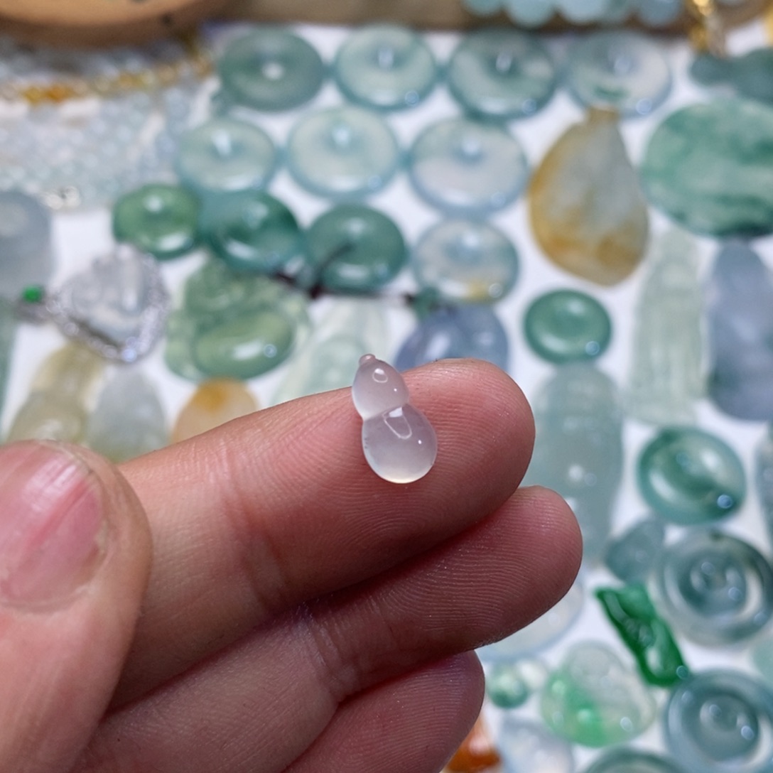 定制翡翠未镶嵌翡翠