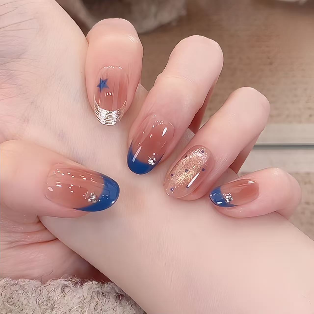 【莱茵星光】秋冬甜酷高级感蓝波点千金纯手工美甲穿戴甲新款秋冬