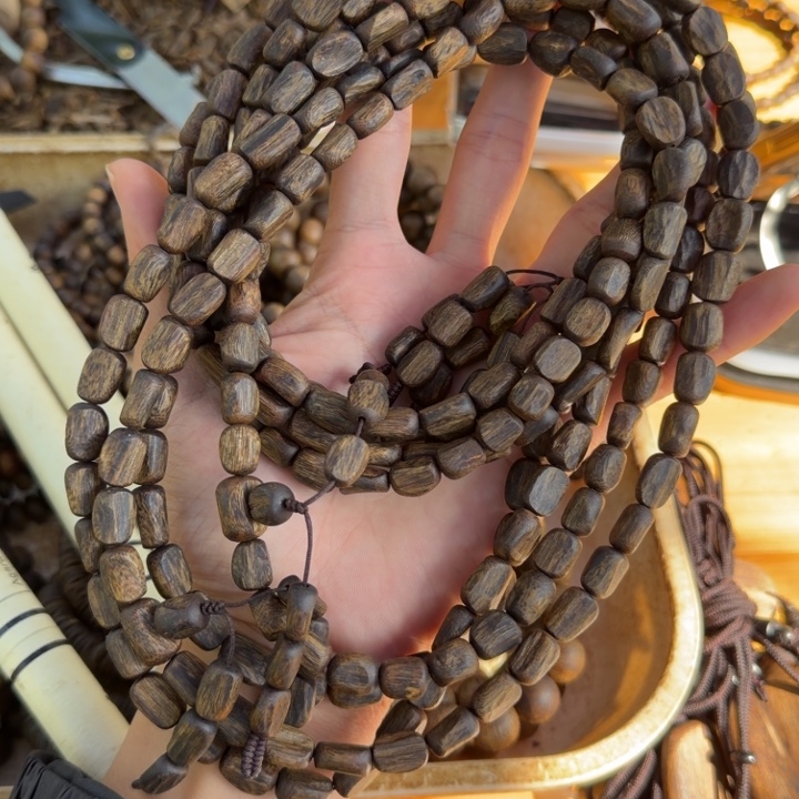 沉香沉香碎屑多圈黑土黑奇桶珠26克多样性发一