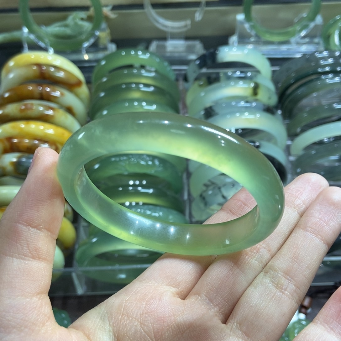 蛇纹石玉手镯未镶嵌5859
