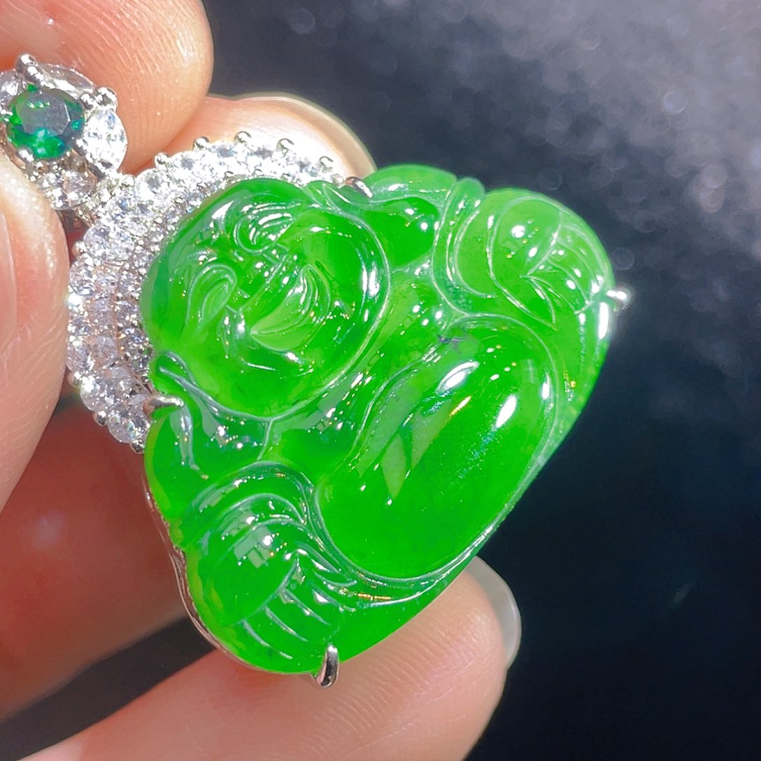 翡翠颈饰未镶嵌翡翠