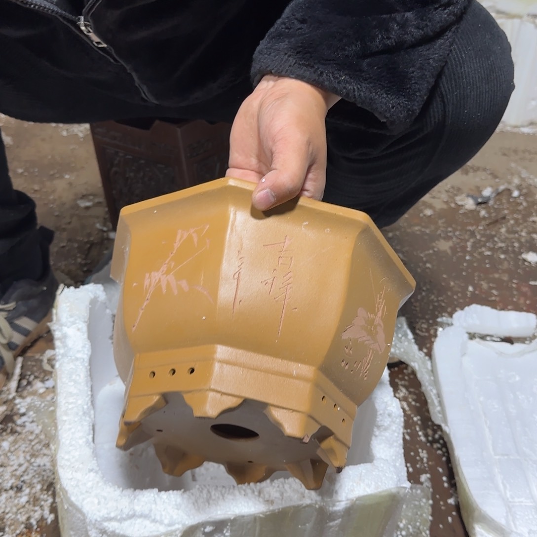 紫砂花盆瑕疵和瑕疵的