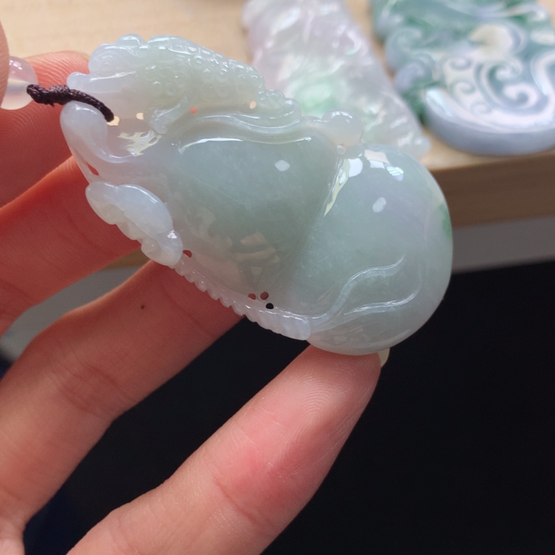 颈饰未镶嵌翡翠吊坠