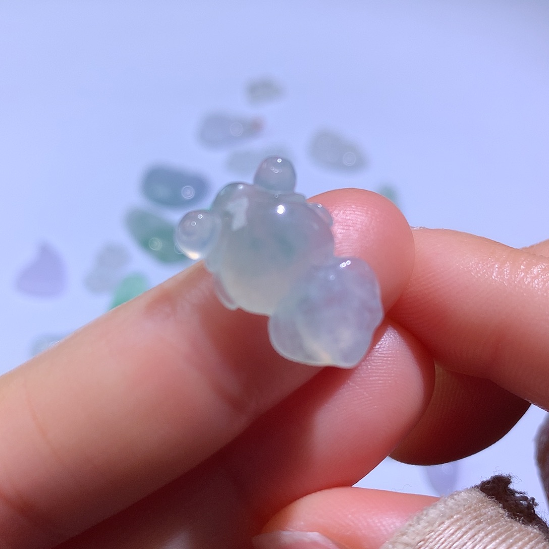 翡翠颈饰未镶嵌鱼