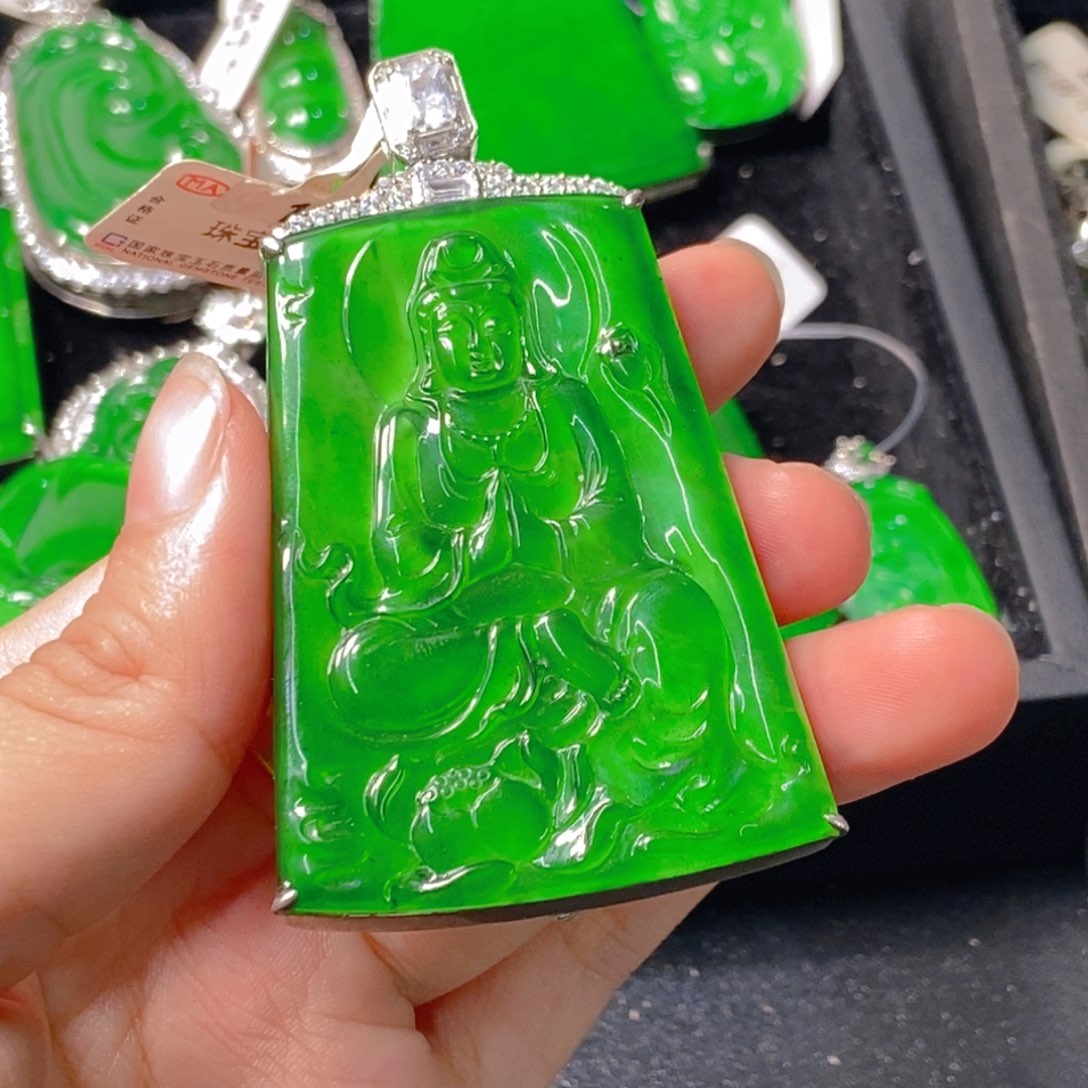 吊坠(不含链)未镶嵌翡翠