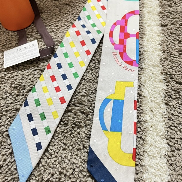 95新 Hermes/爱马仕 只盒/Hermes爱马仕Rainbow Road Twilly丝巾