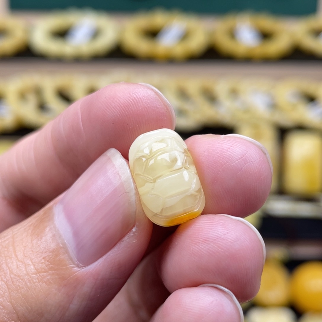 琥珀裸石未镶嵌琥珀蜜蜡