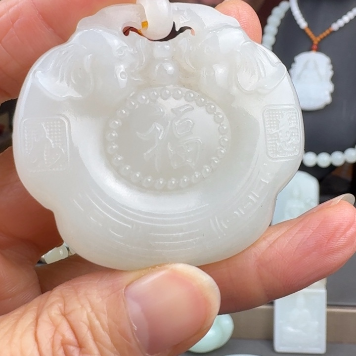 和田玉未镶嵌颈饰