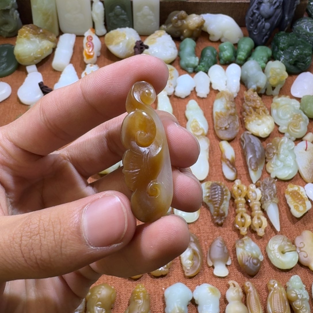 和田玉颈饰未镶嵌