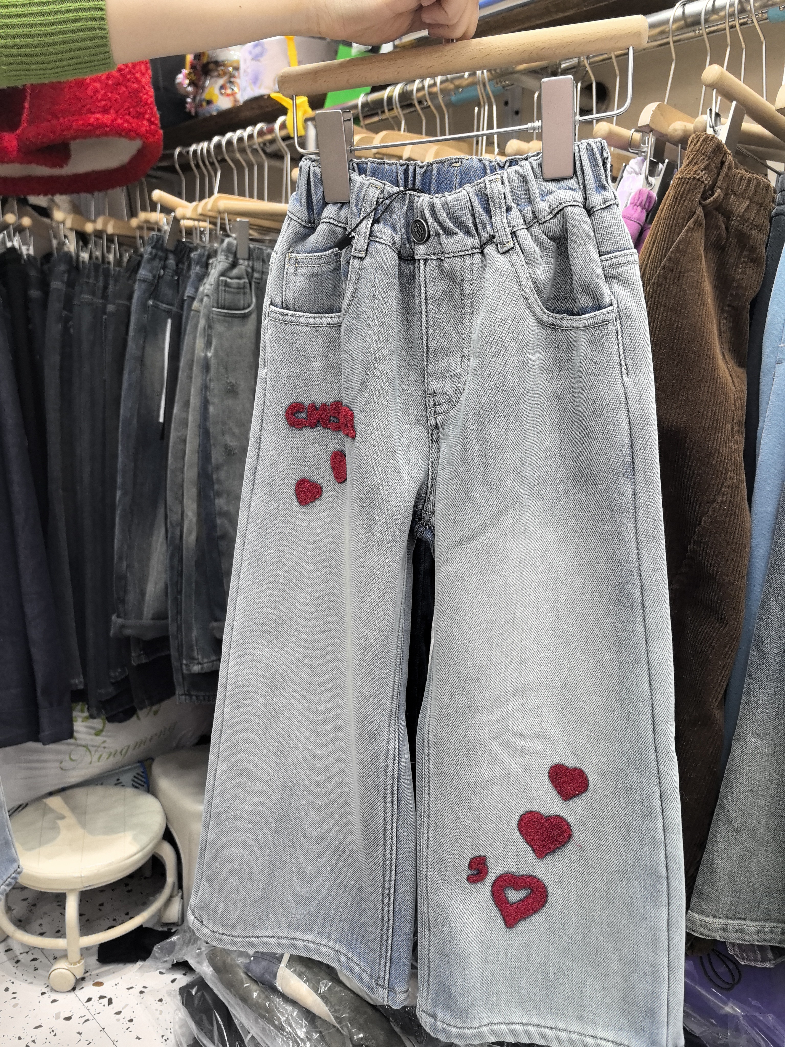 特价童装牛仔裤no退no换