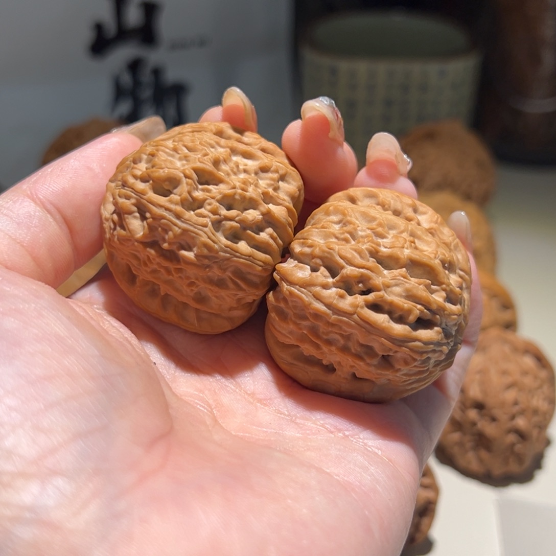 桃核吊坠白狮子38全品