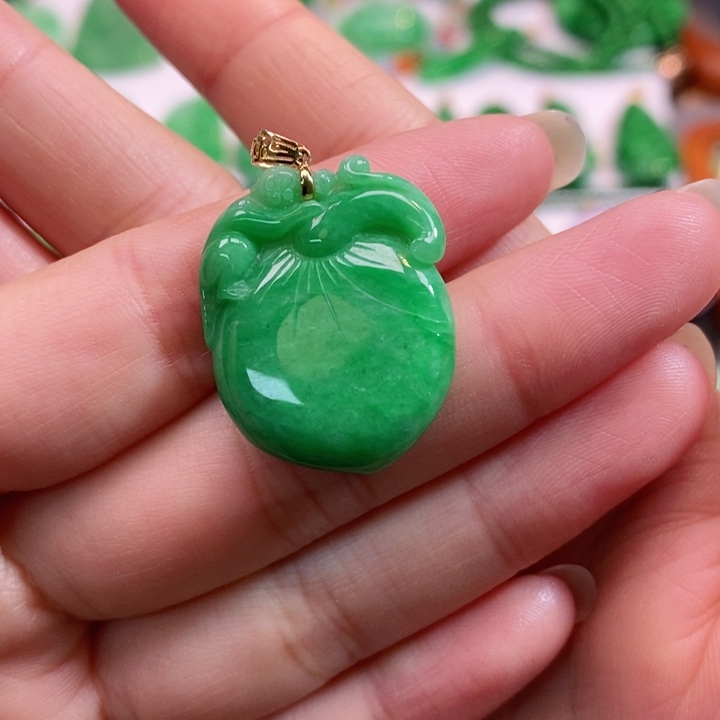 颈饰未镶嵌翡翠吊坠