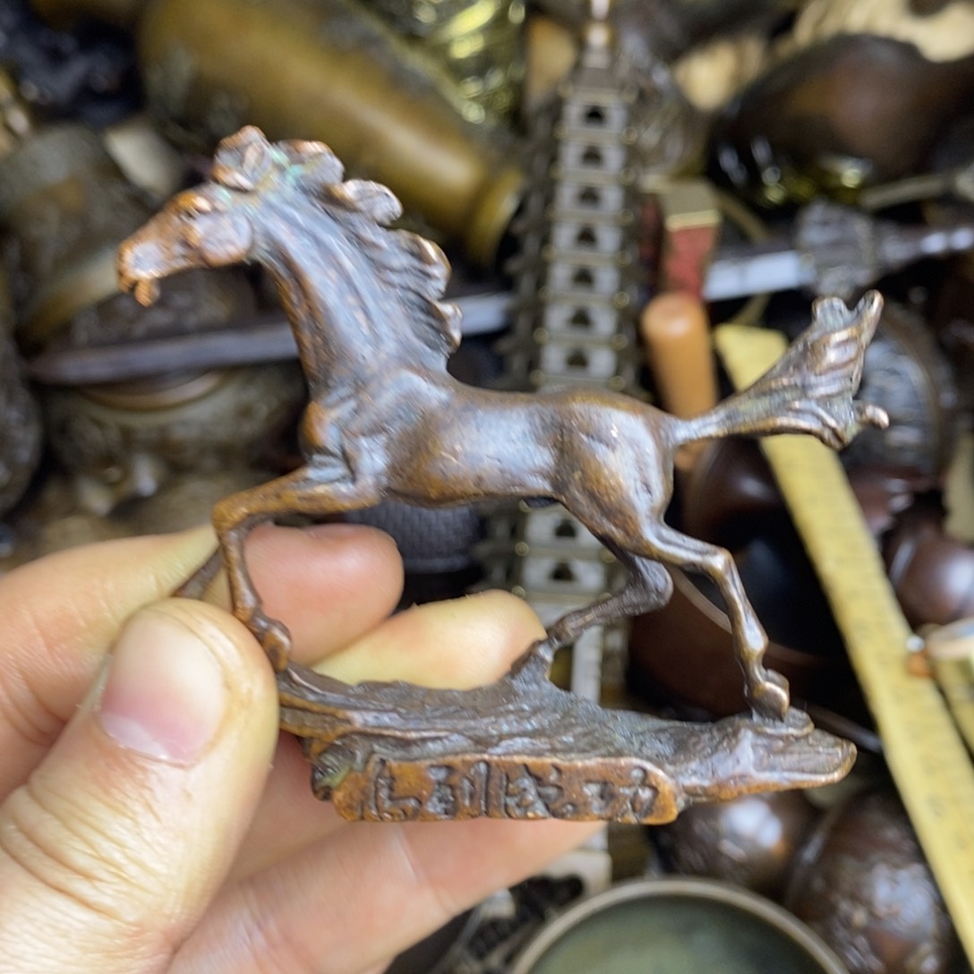 精美銅器，做工精緻