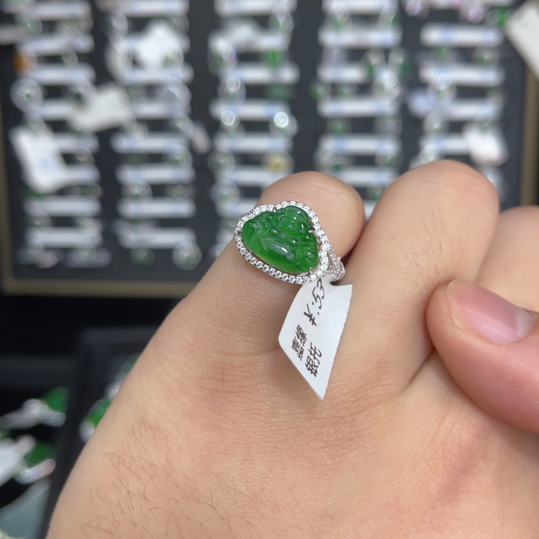 翡翠戒指银S925镶嵌翡翠戒指