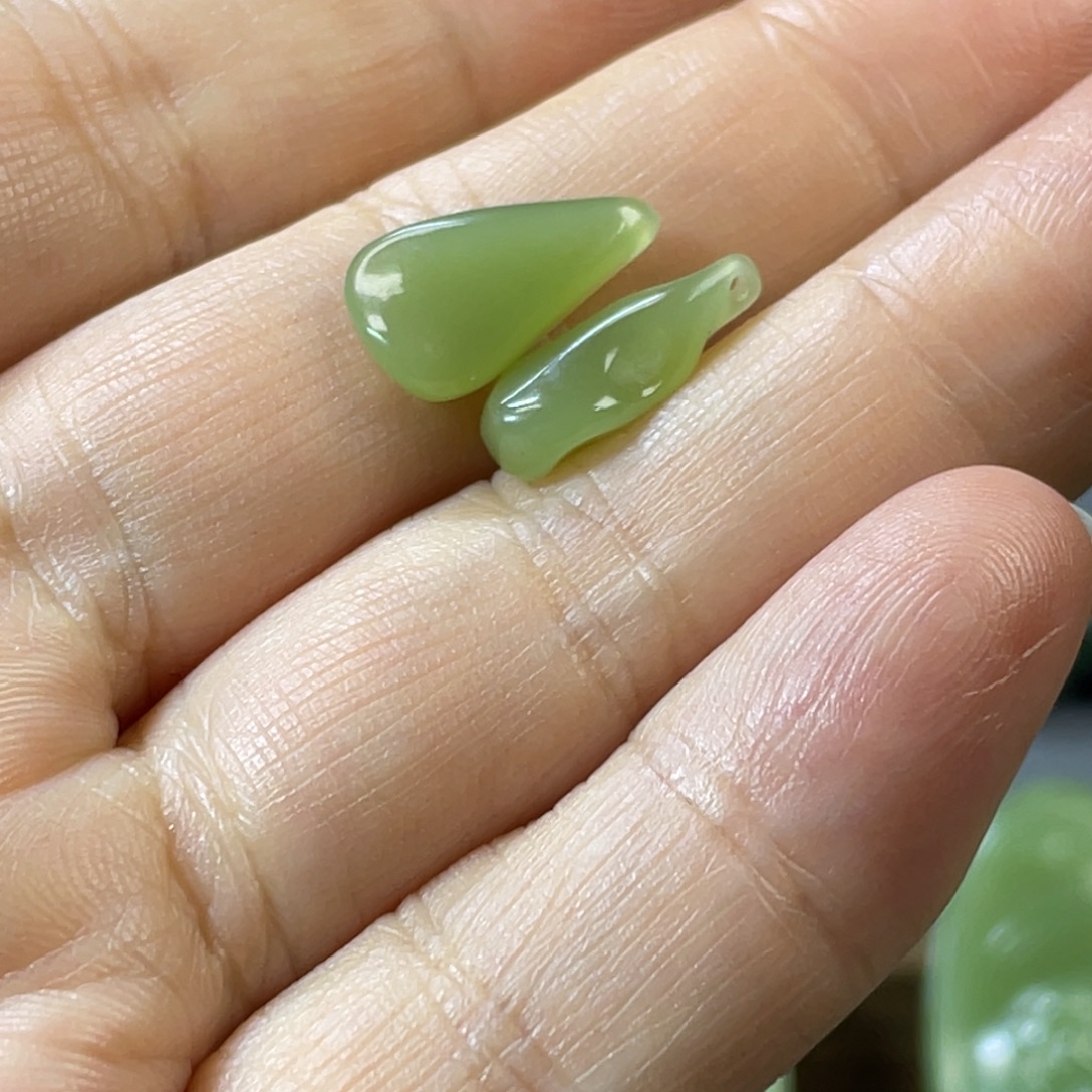 柒***日岫岩老玉（透闪石质玉）未镶嵌挂件