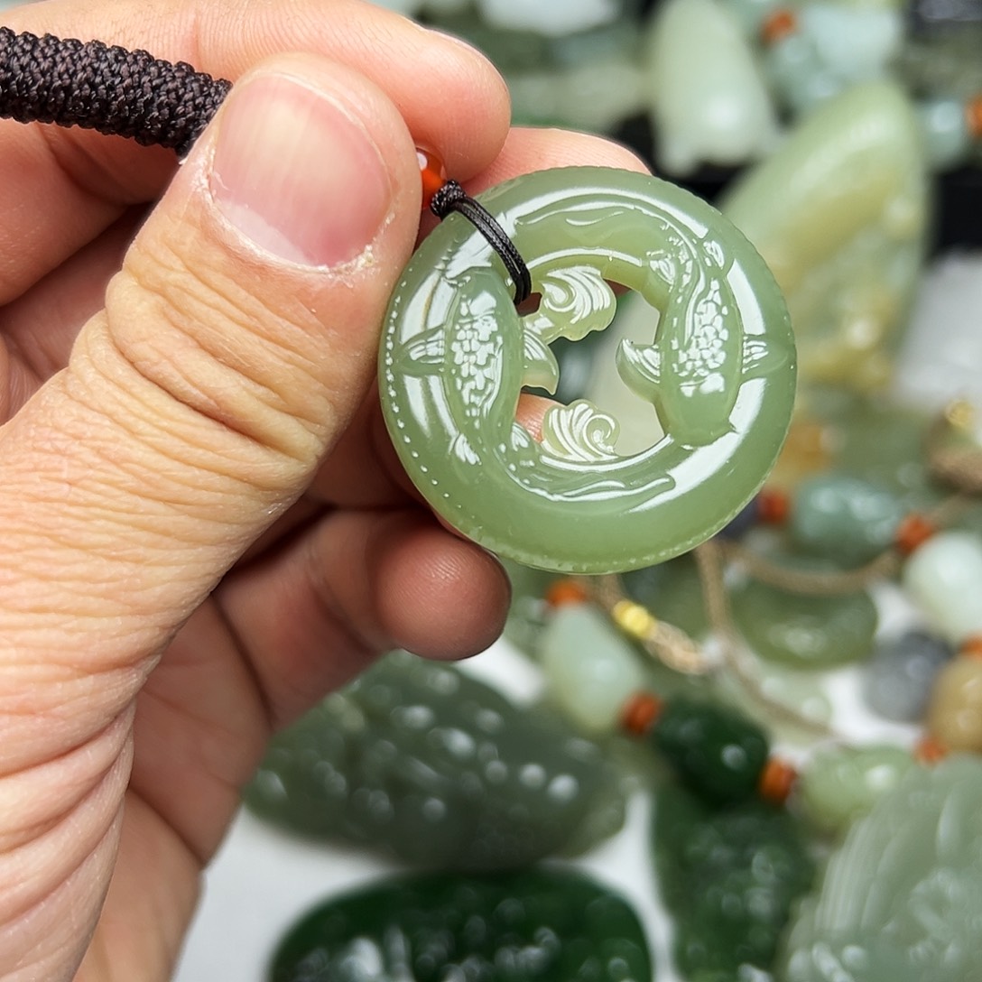 和田玉颈饰未镶嵌