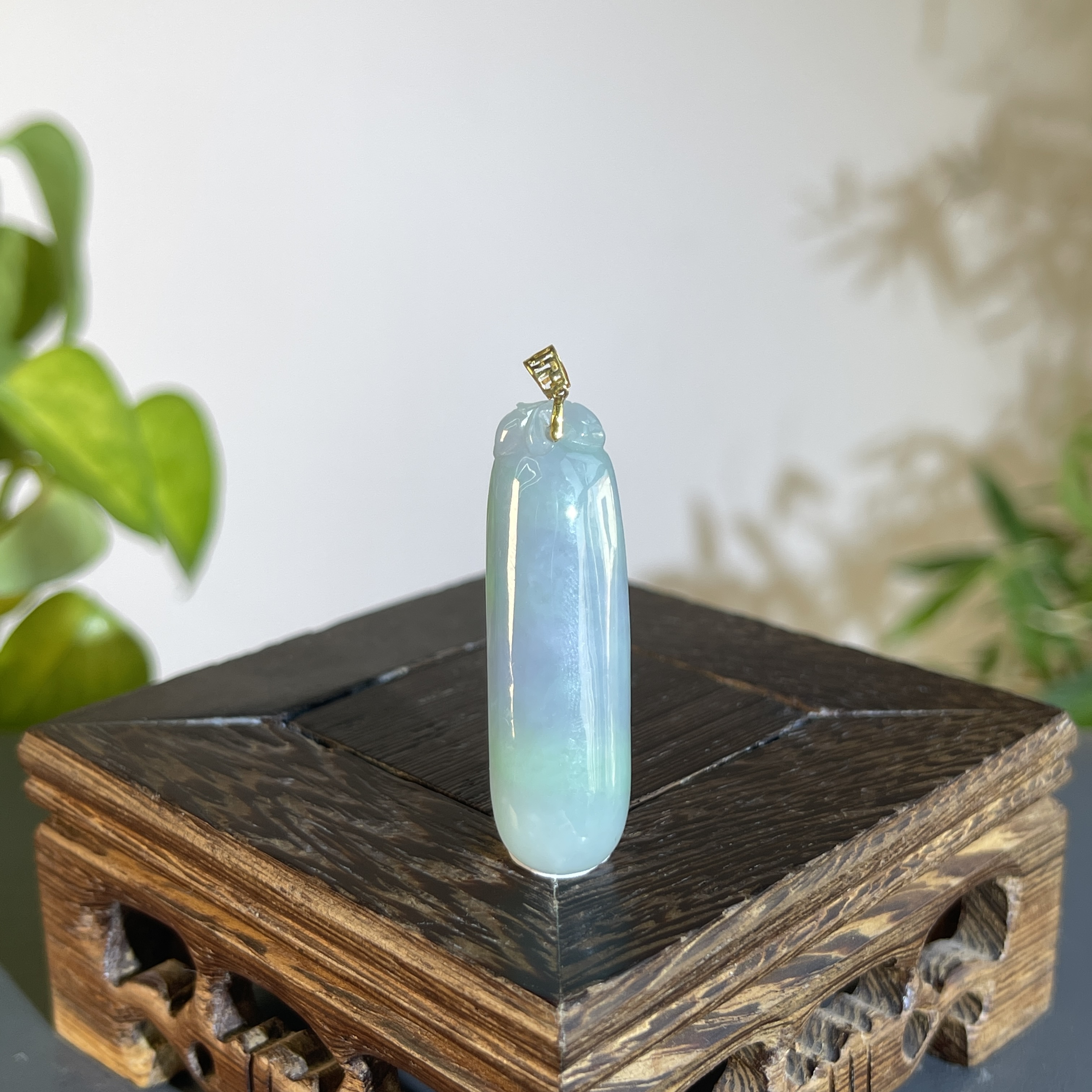 JTW23-56 天然缅甸翡翠A货 18K金扣头福瓜