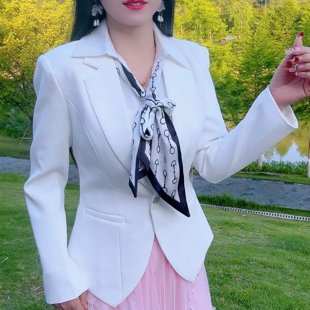 白色女士短款小西装外套春秋百搭修身气质休闲薄款