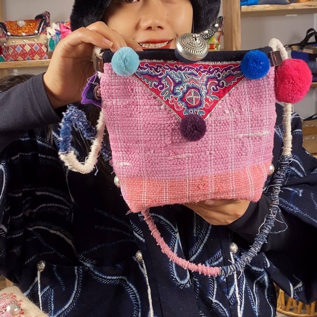 织绣手工制作工艺包包