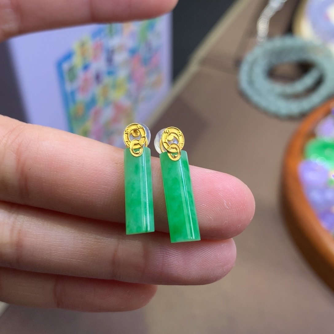 翡翠18K金镶嵌颈饰翡翠