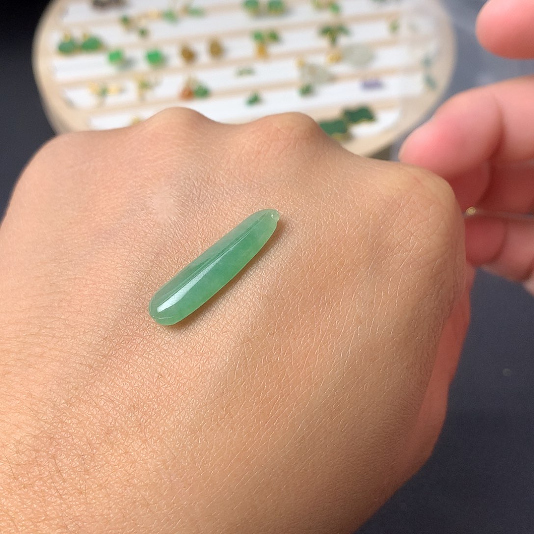 翡翠未镶嵌耳饰翡翠