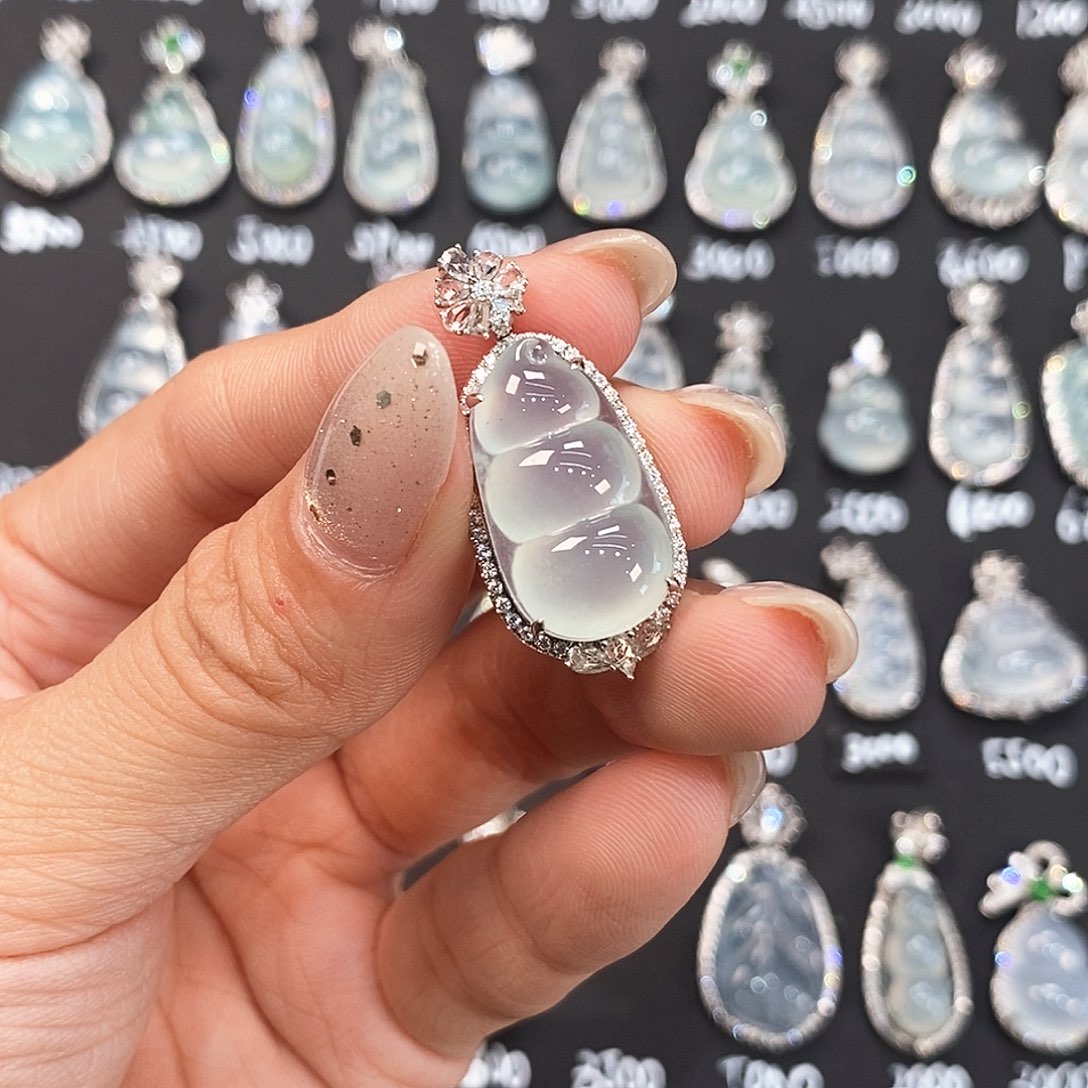 颈饰18K金镶嵌翡翠天然缅甸A货翡翠福豆