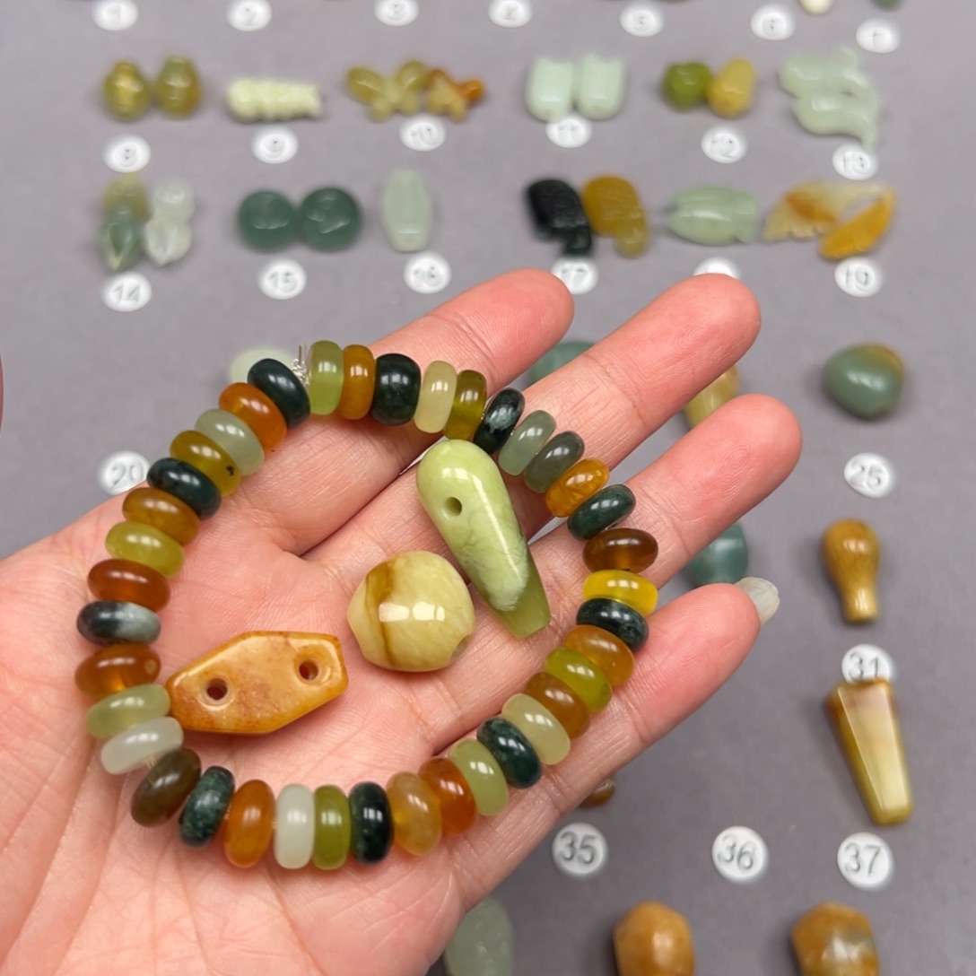 未镶嵌蛇纹石玉颈饰⭕️**