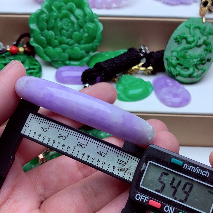 翡翠未镶嵌手镯…．．