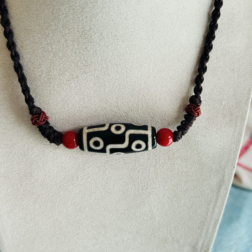 玛瑙材质的9眼气质脖挂珠3厘米左右