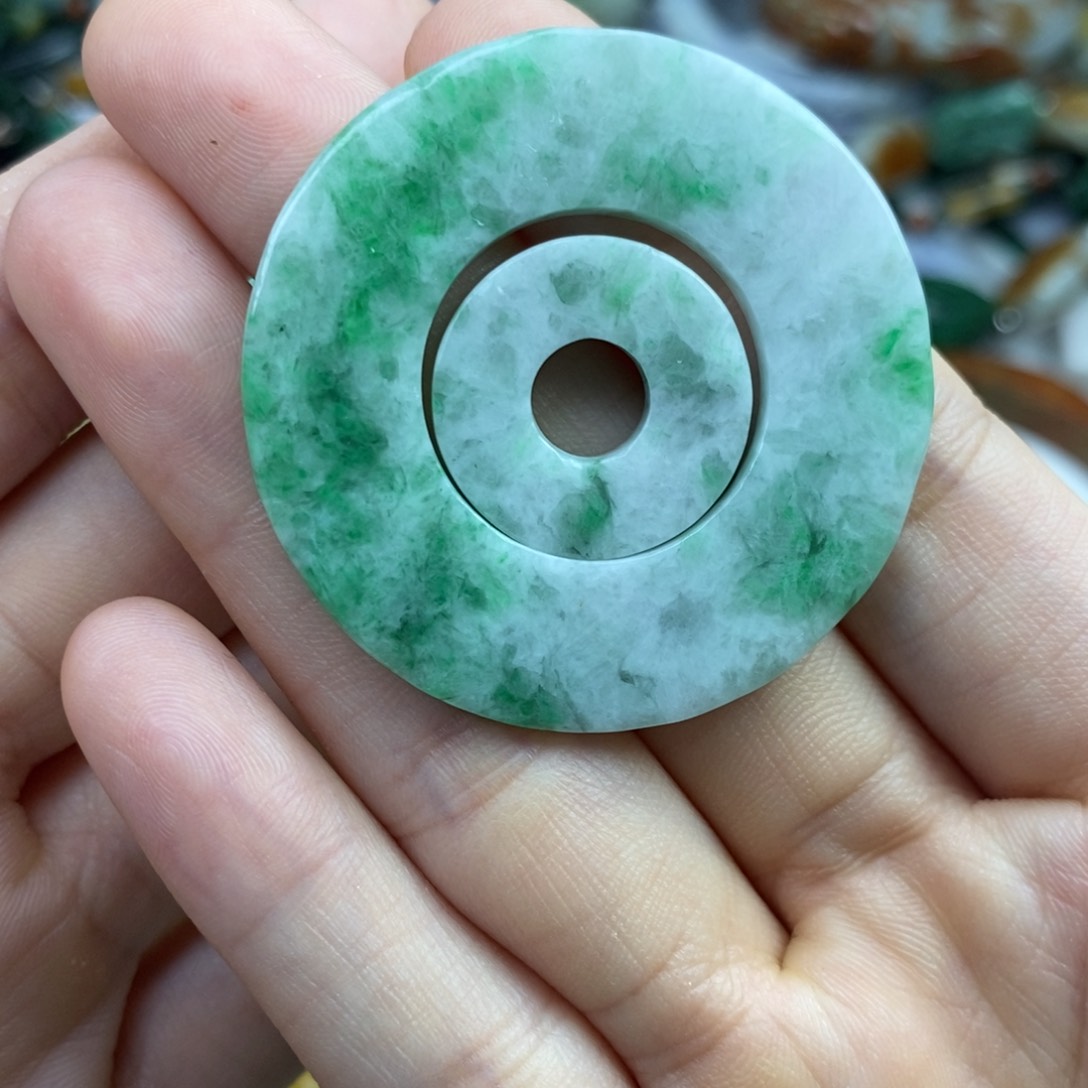 翡翠未镶嵌颈饰吊坠