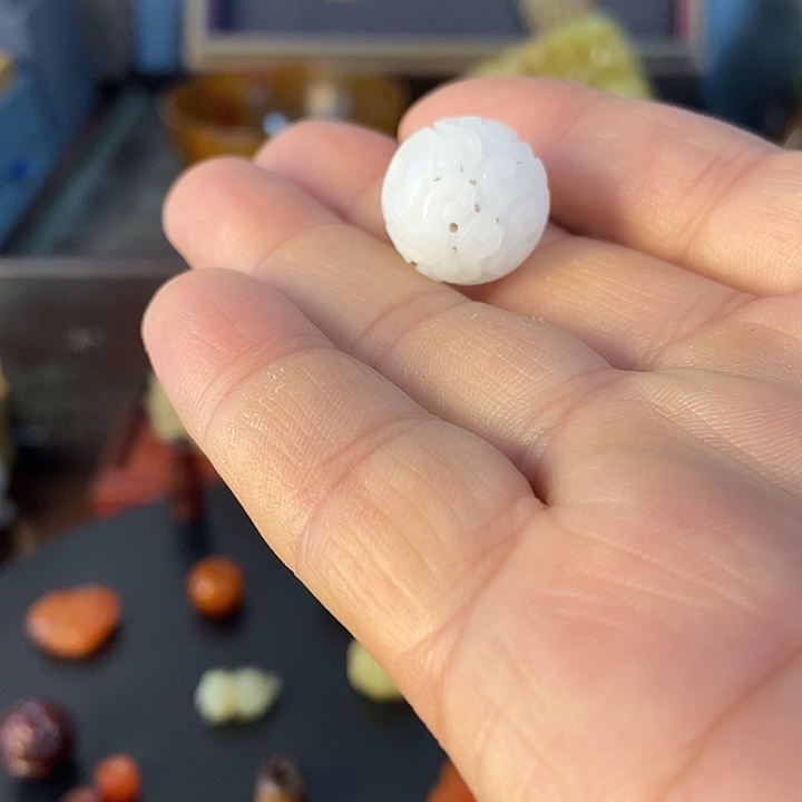 兴***山和田玉未镶嵌颈饰