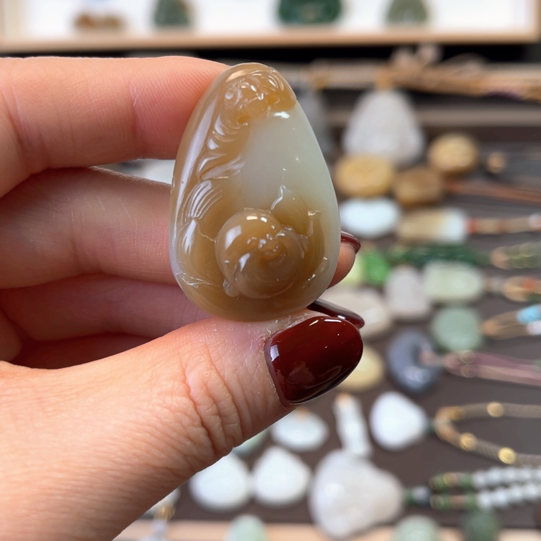 和田玉颈饰未镶嵌大*儿佛牌