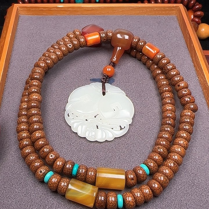 星月菩提吊坠浩**工星月菩提吊坠