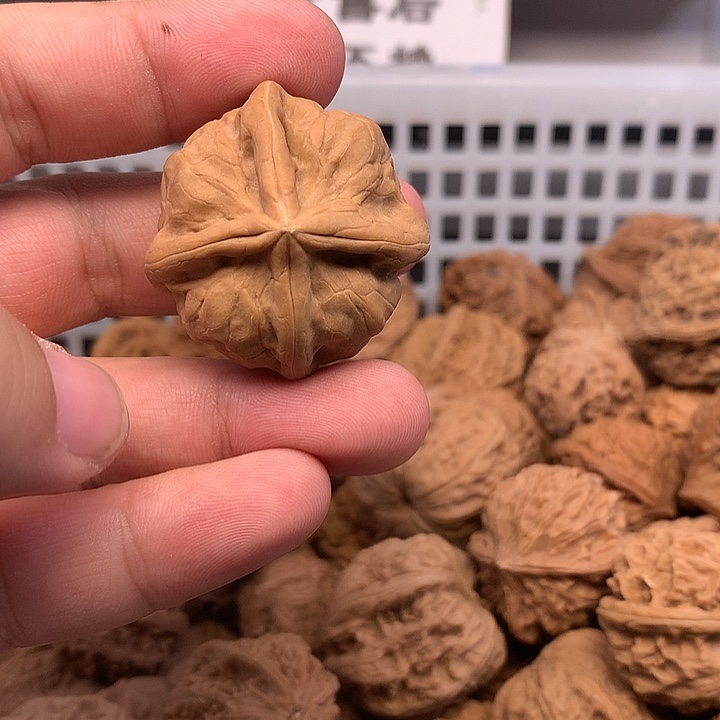 叶***开吊坠文玩核桃核桃