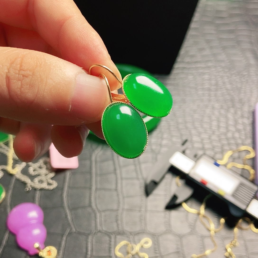 翡翠14K金镶嵌颈饰