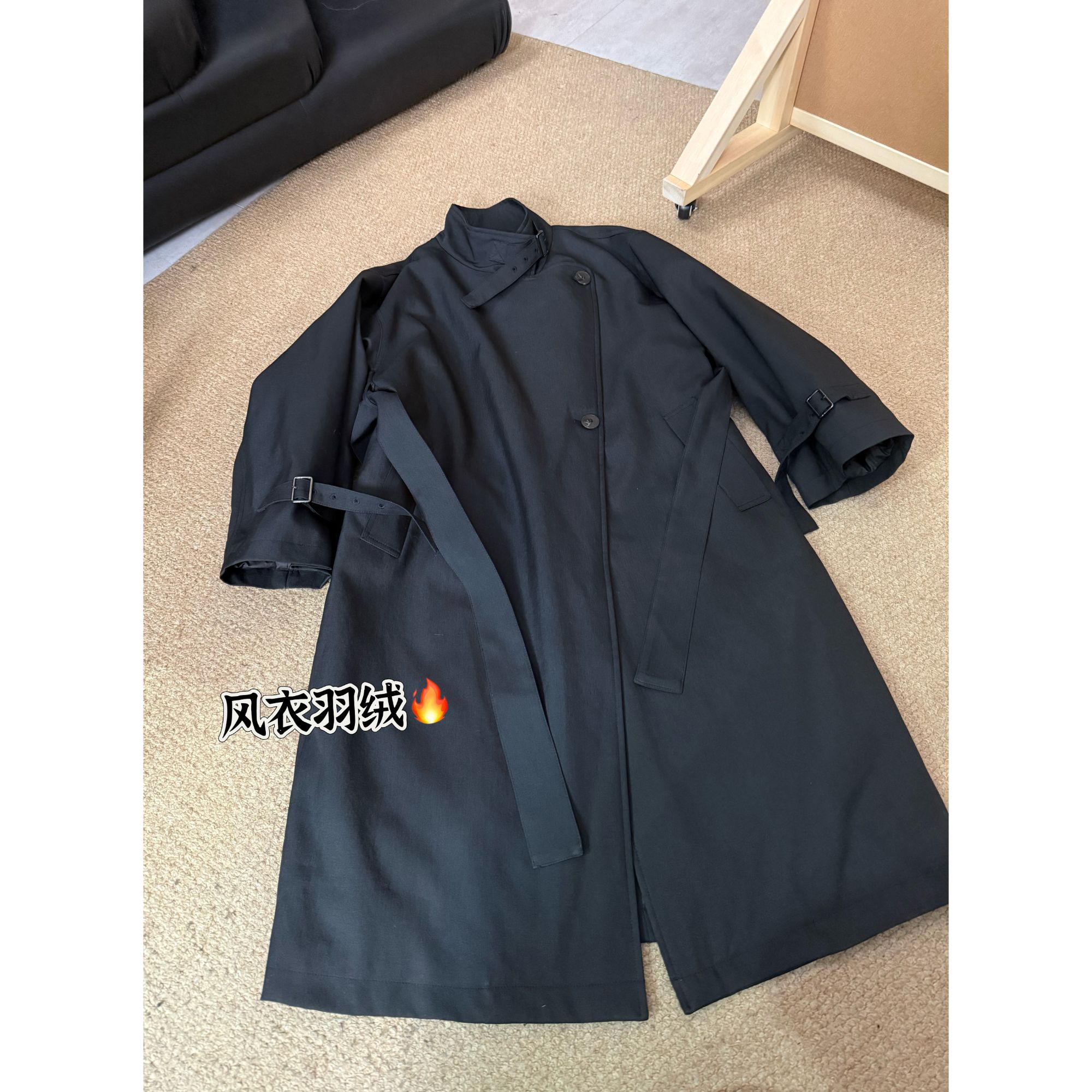 2025冬款新品【设计师款  两颗扣斜门襟后开叉风衣羽绒服白鸭绒】