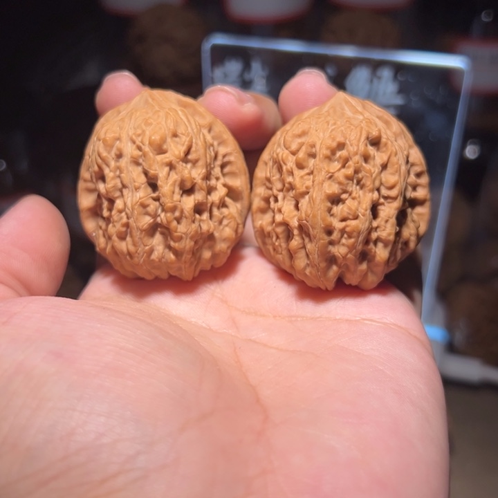 文玩核桃吊坠38.5平谷凹底小精对