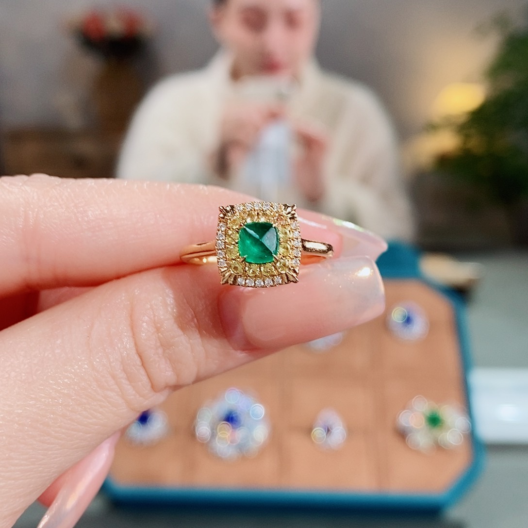 祖母绿戒指18K金镶嵌0.51ct