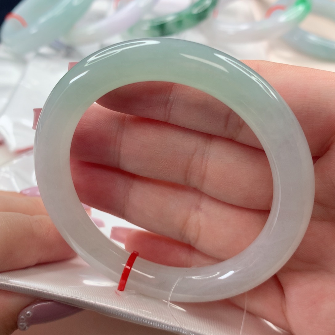 翡翠手镯未镶嵌51.7圈口半山半水胶润