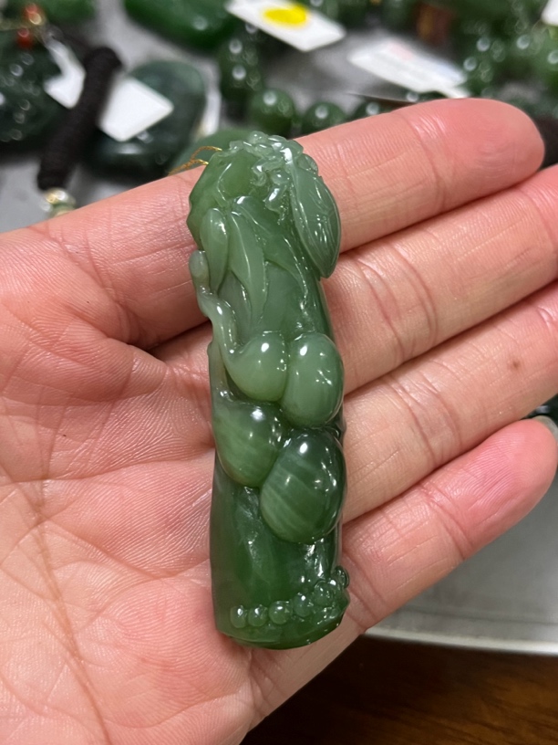 天然和田碧玉吊坠