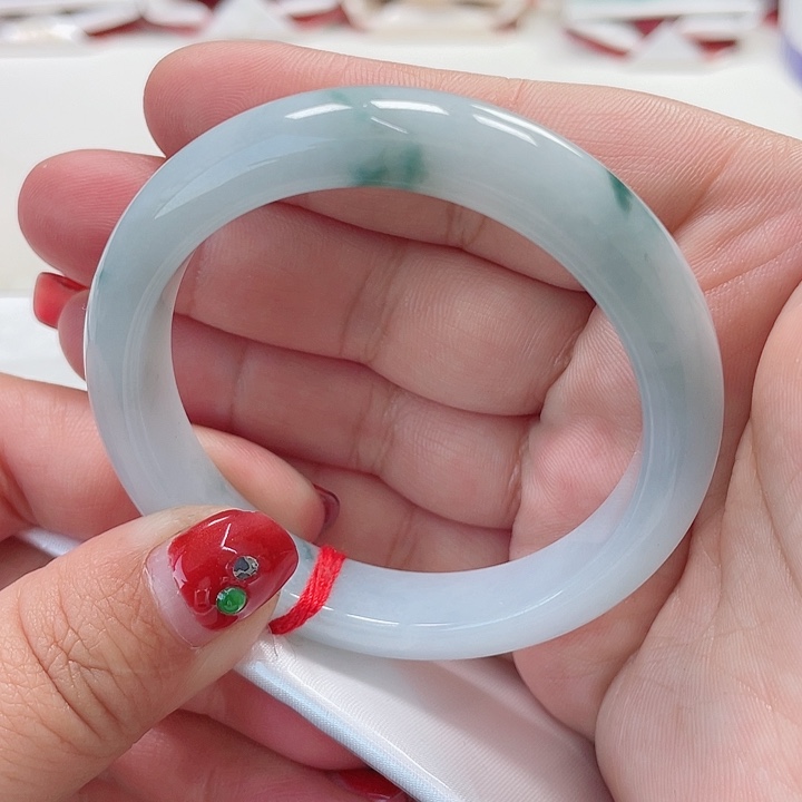 翡翠手镯（圆镯）未镶嵌缅甸翡翠手镯52圈